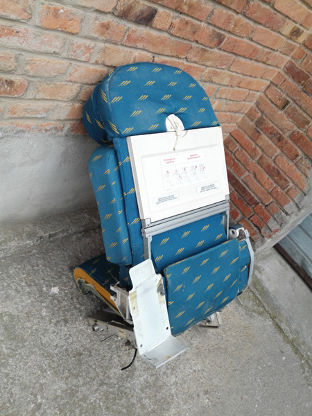 asiento avion chatarra construccion tela metal 2_1u